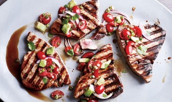 Tonhal Steak Avokádó Salsával